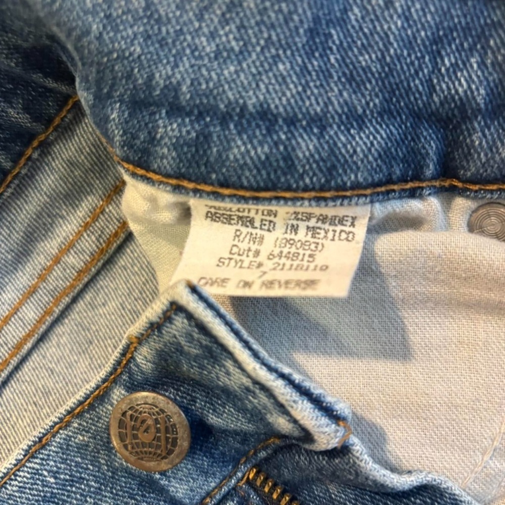 VTG y2k LEI Jeans Sz 7 Bootcut Light Wash Butterfly Patch Low Rise Distressed - Picture 8 of 8